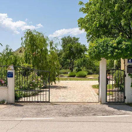 Carpe Diem Apartment Drinovci